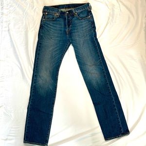 LEVIS straight leg dark blue 29x34.